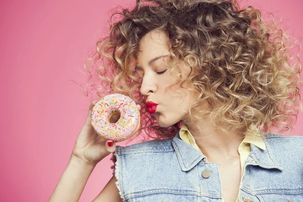 genç kadın yüzü çörek için 