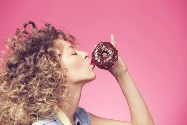 genç kadın yüzü çörek için 