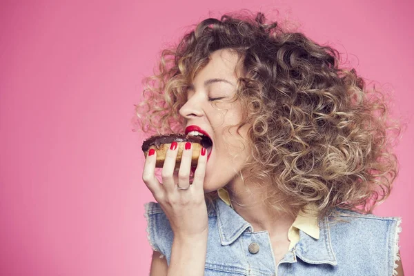 genç kadın yüzü çörek için 