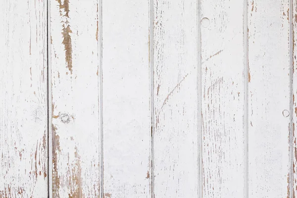 beyaz renkte boyalı ahşap yüzey