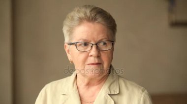 Üst düzey kadın gözlük