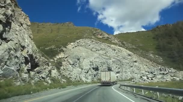 Vista Carro Estrada Montanha Caminhão Para Frente — Vídeo de Stock