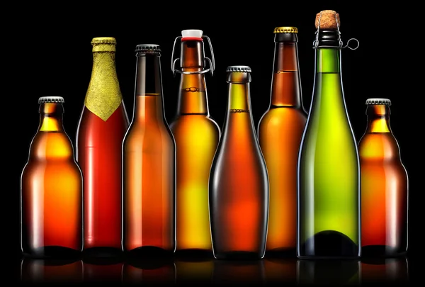 Conjunto de garrafas de cerveja isoladas em fundo preto — Fotografia de Stock