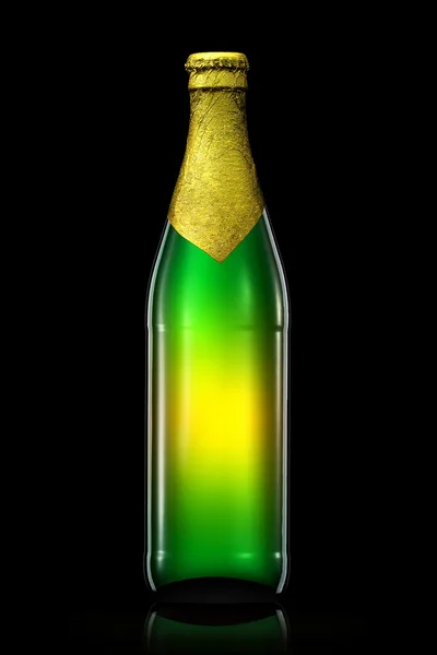 Flasche Bier mit goldener Folie isoliert auf schwarzem Hintergrund — Stockfoto