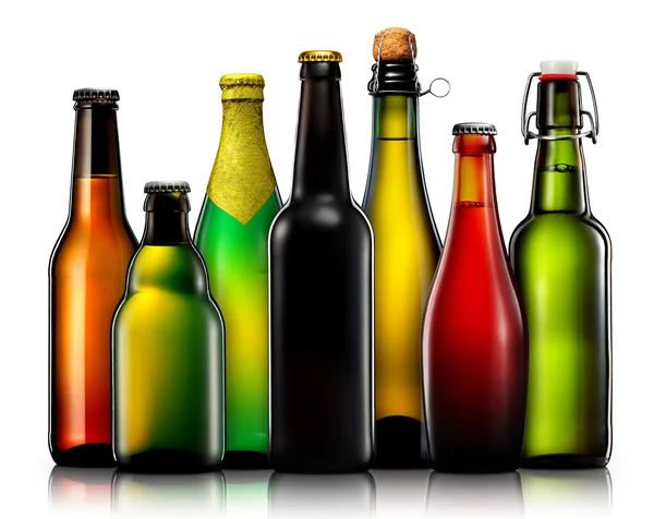 Set di bottiglie di birra isolate su sfondo bianco — Foto Stock