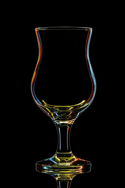Silhueta de vidro de coquetel colorido em preto — Fotografia de Stock