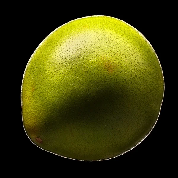 Groene pomelo citrus vruchten geïsoleerd op zwart — Stockfoto