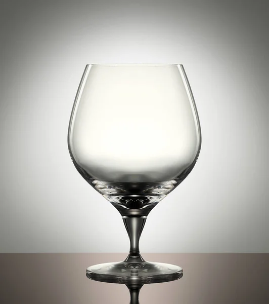 Leeres Whiskey-Glas auf Weiß — Stockfoto