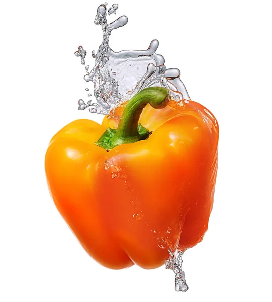 Water splash with bell pepper isolated — Stock Photo, Image