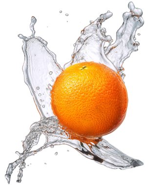 Su sıçrama ile izole portakal