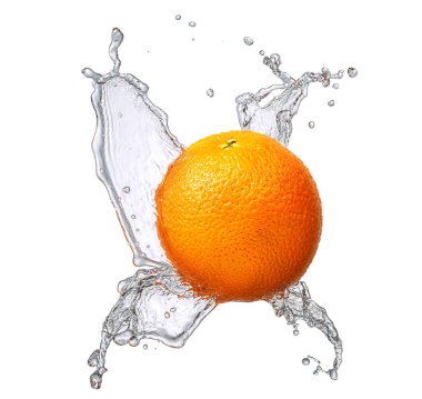 Su sıçrama ile izole portakal