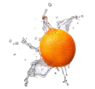 Su sıçrama ile izole portakal