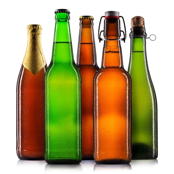 Bira şişeleri izole kümesi — Stok fotoğraf