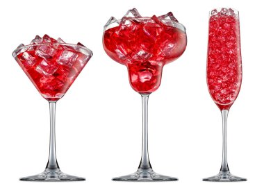 alkol beyaz zemin üzerine izole kokteyl