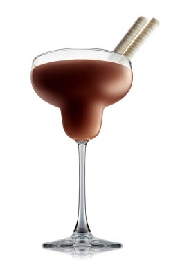 alkol beyaz zemin üzerine izole kokteyl