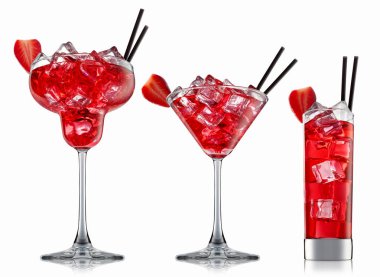 alkol beyaz zemin üzerine izole kokteyl