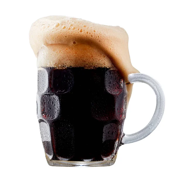 Caneca de cerveja escura gelada com espuma — Fotografia de Stock