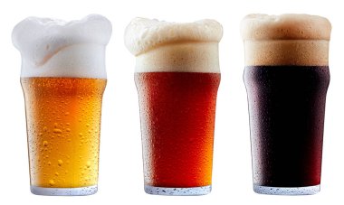 Köpük soğuk bira kupa topluluğu