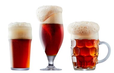 Kupa köpük soğuk koyu kırmızı bira