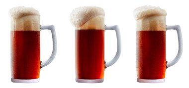 Kupa köpük soğuk koyu kırmızı bira