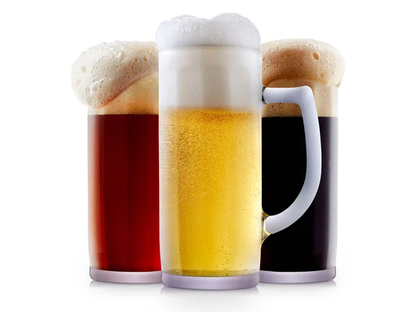 Köpük soğuk bira kupa topluluğu — Stok fotoğraf