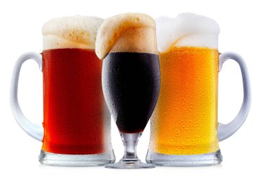 Köpük soğuk bira kupa topluluğu