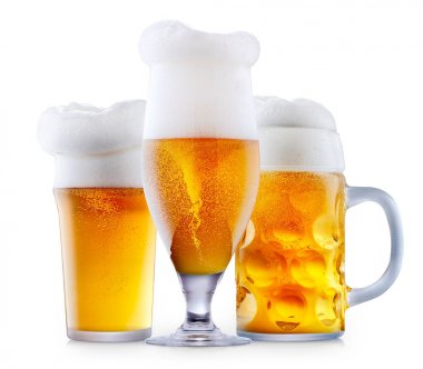 Kupa köpük soğuk bira