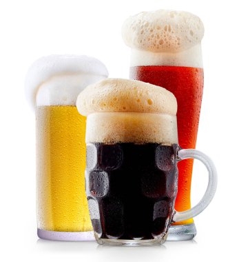 Köpük soğuk bira kupa topluluğu