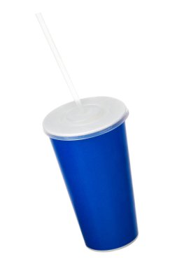 Beyaz arkaplanda izole edilmiş mavi bardak ve tüp