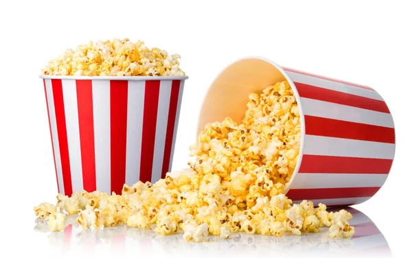 Set emmers met popcorn geïsoleerd op zwarte achtergrond — Stockfoto