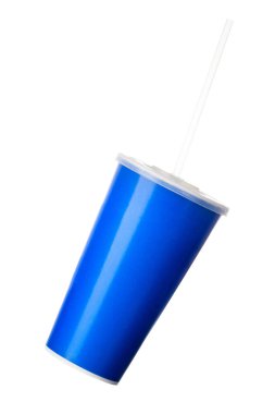 Beyaz arkaplanda izole edilmiş mavi bardak ve tüp