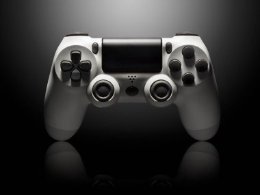 Siyah arkaplanda izole edilmiş beyaz video oyunu joystick oyun sahası