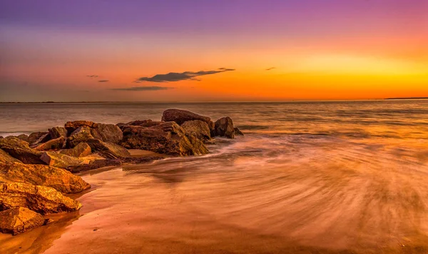 Okyanusu üzerinden altın saat