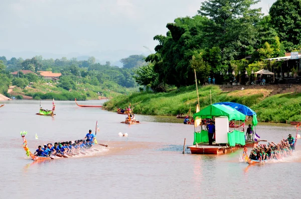 Re di Nagas lungo festival di corse in barca — Foto Stock