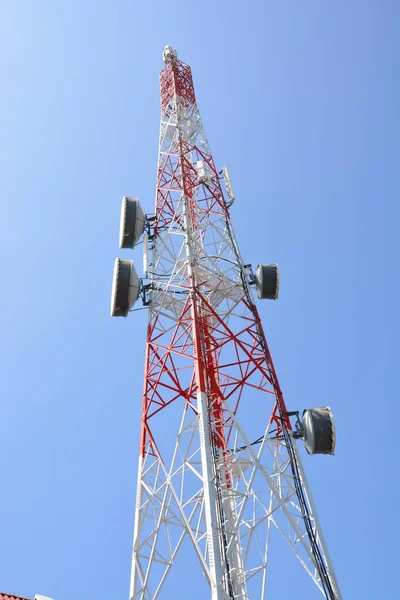 Antennensäule Ausrüstung Für Mobilfunk Signalrepeater — Stockfoto