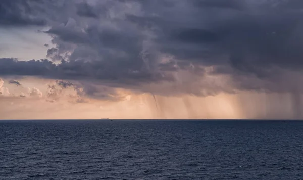 Die Geburt Eines Tornados Über Dem Schwarzen Meer Das Dorf — Stockfoto