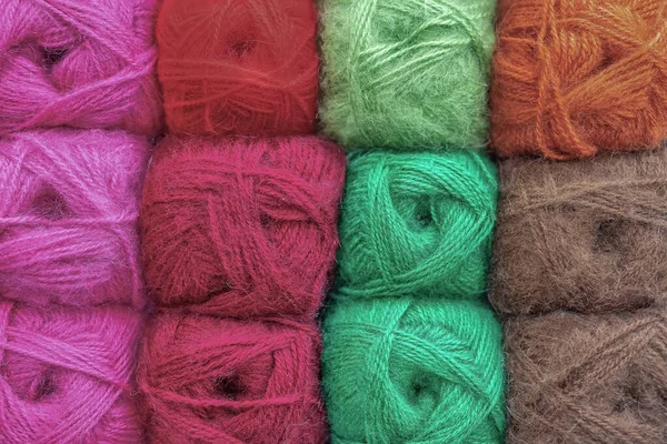 糸の多色のウールボール 色糸玉の背景 編み物 趣味とレジャー — ストック写真