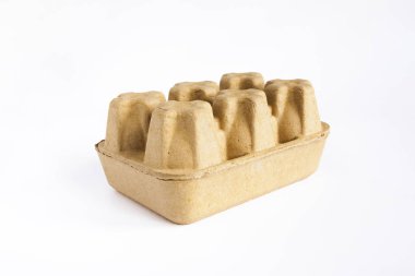 Yumurta karton boş beyaz izole paketi