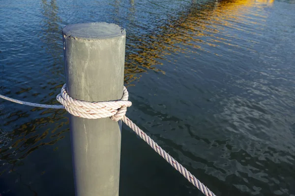 Mooring Bollard Entwined Mooring Rope Port — Stock Photo, Image