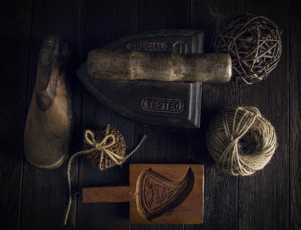 Uma Seleção Itens Vintage Incluindo Ferro Velho Bola Cordel Sapato — Fotografia de Stock