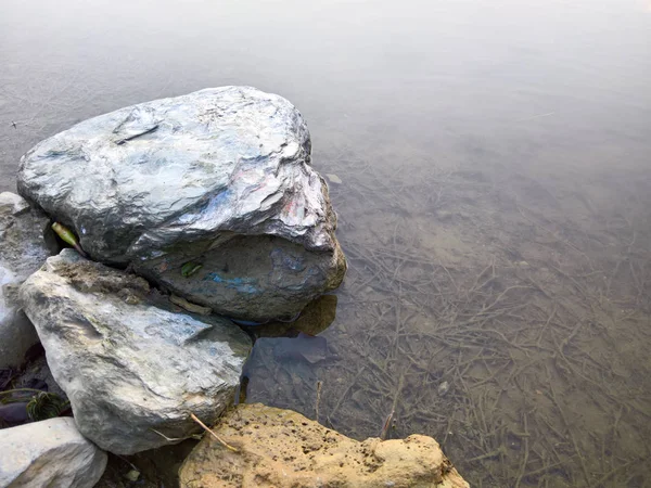 Piedras en el lago — Foto de Stock