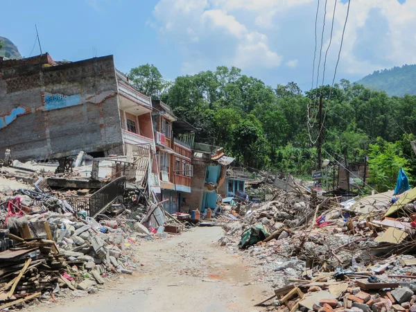 被地震摧毁的小镇 — 图库照片