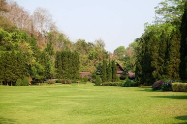 Açık çim kabinleri