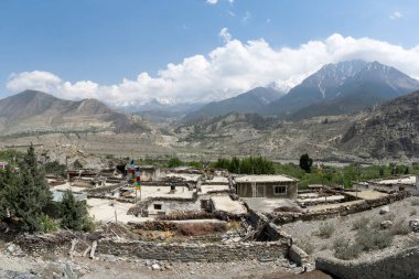Rooftops Dağları ile uzak
