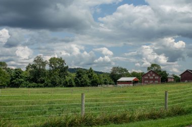 Çayırlar ve çiftlik