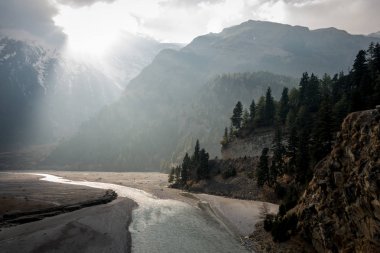Güneş ışınlarının Dağları