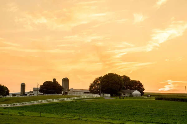 Západ slunce zemědělské půdy v Lancaster County — Stock fotografie