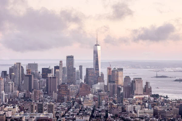 New York City färgerna på kvällen — Stockfoto