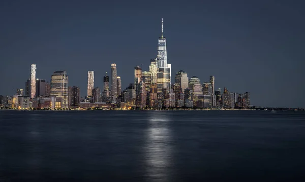 Hudson River New Yorks Skyline på natten — Stockfoto