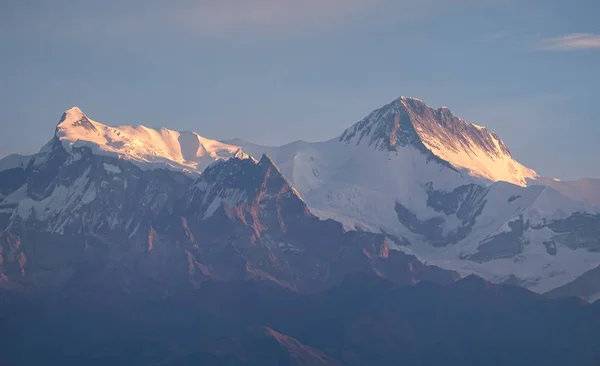 Cime innevate delle montagne dell'Himalaya — Foto Stock